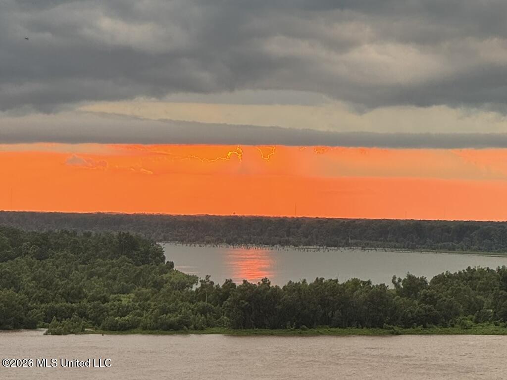 Land in Natchez