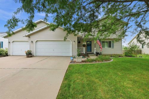 137 Lynne Trl, Oregon, WI, 53575-3421 | Card Image