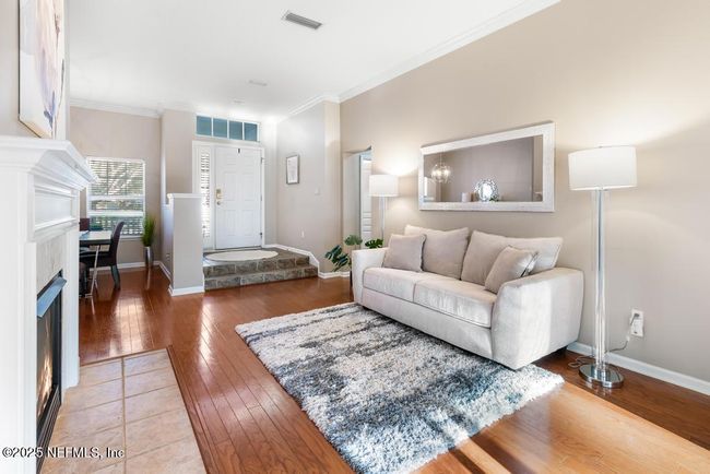 Living Room | Image 28