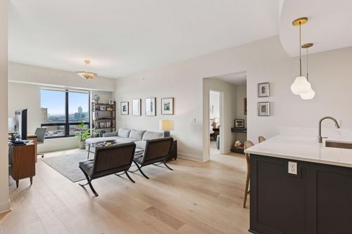 unit-1001-100 3rd Ave S, Minneapolis, MN, 55401-2706 | Card Image