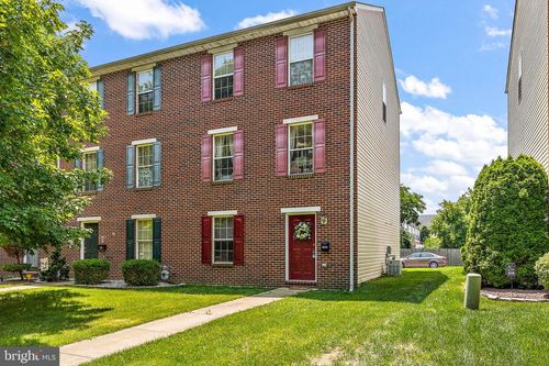 906 Gray St, Historic New Castle, DE, 19720-6036 | Card Image