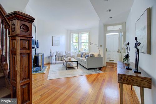 136 E St Se, WASHINGTON, DC, 20003-2613 | Card Image