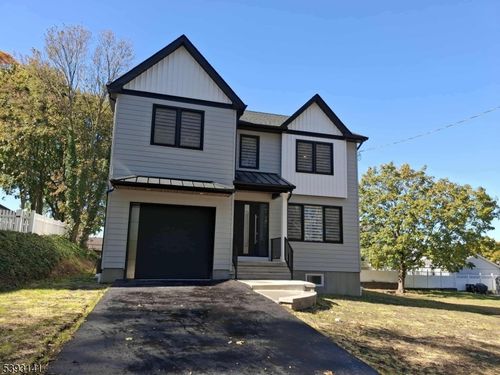 428 Railroad Ave, South Amboy, NJ, 08879-1211 | Card Image