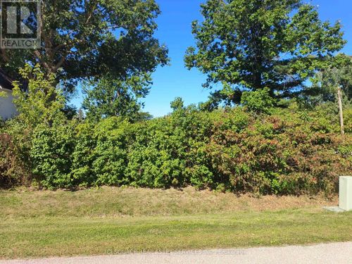 3215 Mill St, Wilkesport, ON, N0P2R0 | Card Image