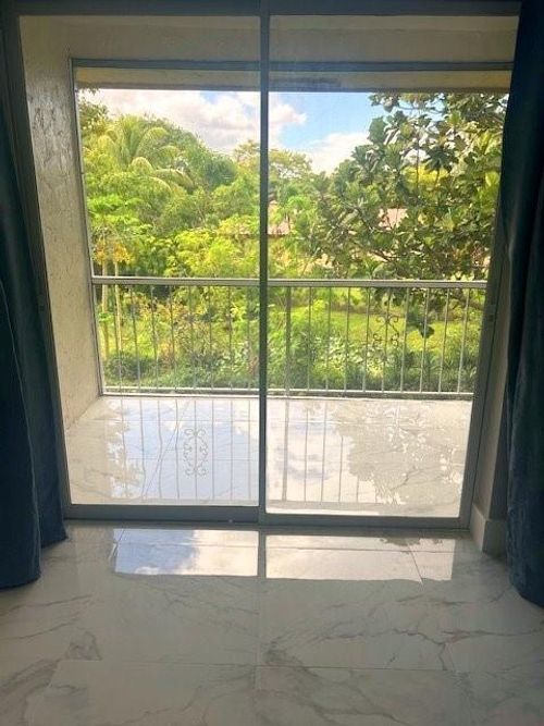 apt-7-10290 Nw 36th St, Coral Springs, FL, 33065-2895 | Card Image