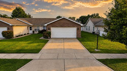 707 W 77th Ave, Merrillville, IN, 46410-5774 | Card Image
