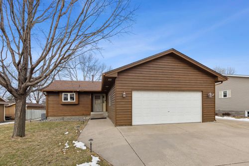 160 Westgate Dr, Winsted, MN, 55395-6543 | Card Image
