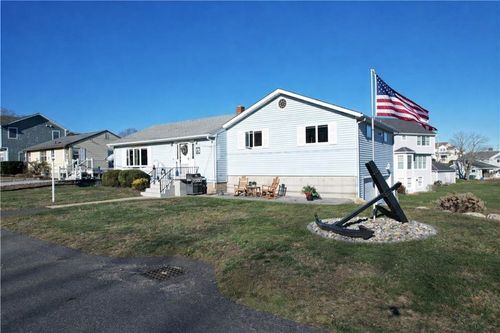 151 E Shore Rd, Narragansett, RI, 02882-5307 | Card Image