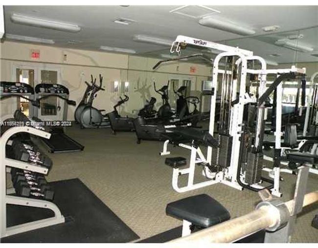 APT-810 - 2625 Collins Ave, Condo with 1 bedrooms, 2 bathrooms and null parking in Miami Beach FL | Image 27