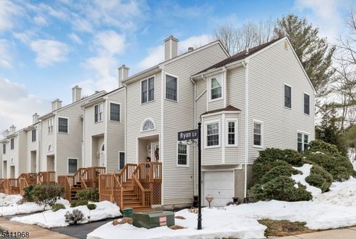 76 Ryan Ln, Lincoln Park, NJ, 07035-2129 | Card Image