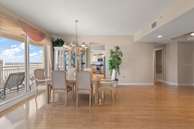 APT-906 - 1200 Gulf Blvd, Condo with 2 bedrooms, 2 bathrooms and null parking in CLEARWATER BEACH FL | Image 15