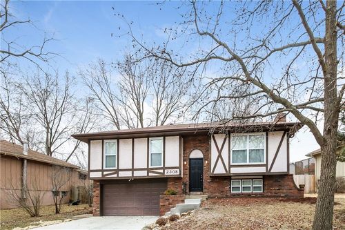 2308 S 17th Ter, Leavenworth, KS, 66048-4010 | Card Image