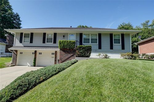 16017 E 37th St S, Independence, MO, 64055-3726 | Card Image