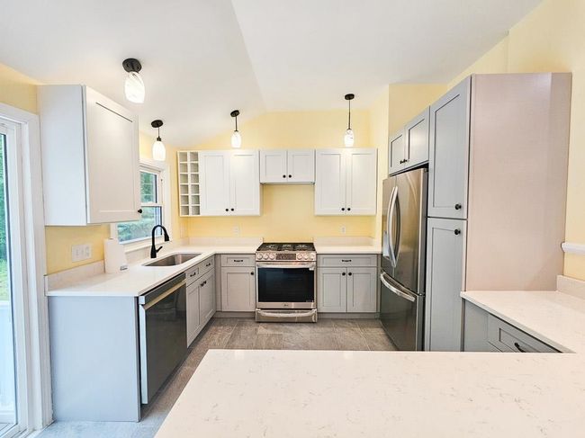 24 Hampton Falls Rd, House other with 3 bedrooms, 2 bathrooms and null parking in Exeter NH | Image 8