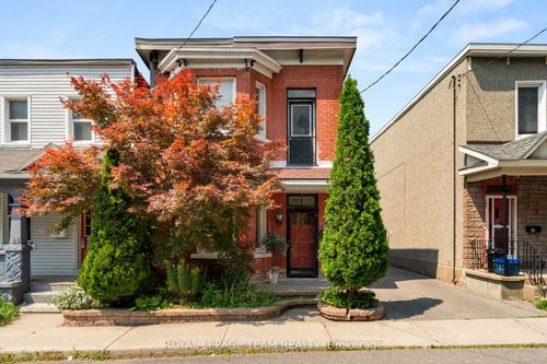 63 Balsam St, Ottawa, ON, K1R6W8 | Card Image