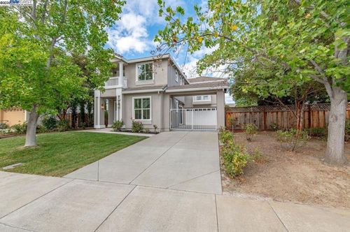 5740 Woodrose Way, Livermore, CA, 94551-7820 | Card Image