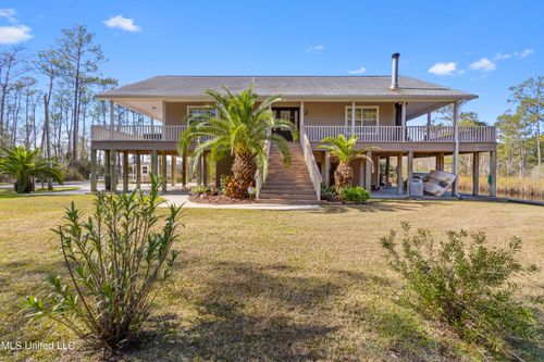 6187 1st St, Bay Saint Louis, MS, 39520-9579 | Card Image