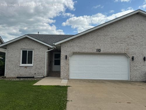 110 Lynn Dee Ct, New Carlisle, IN, 46552-8209 | Card Image