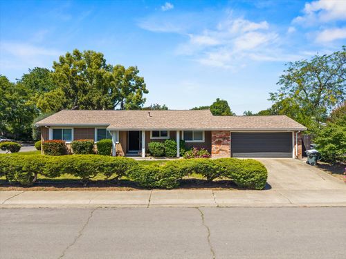8511 Erinbrook Way, Sacramento, CA, 95626 | Card Image