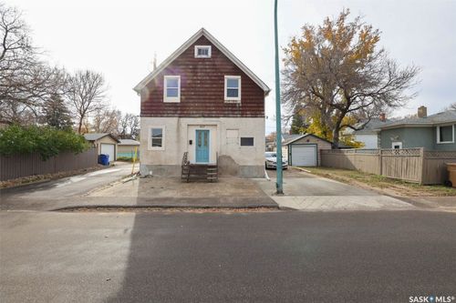 827 15th Avenue, Regina, SK, S4N0V2 | Card Image