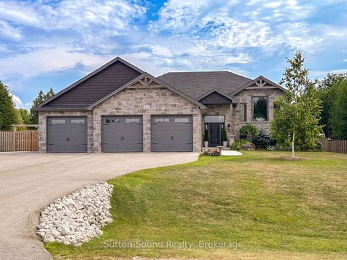 202 Meredith Way, Chatsworth, ON, N0H1G0 | Card Image