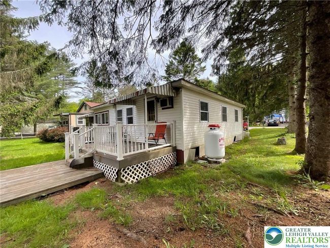 321 Campstead Cir, House other with 2 bedrooms, 2 bathrooms and null parking in Blakeslee PA | Image 4