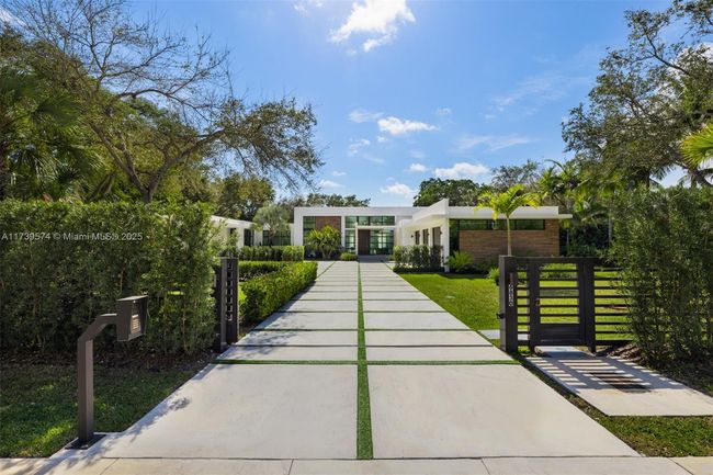 6830 Sw 104 Th St, House other with 7 bedrooms, 8 bathrooms and null parking in Pinecrest FL | Image 45
