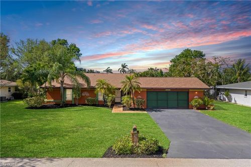 572 Bayside Dr, FORT MYERS, FL, 33919-2502 | Card Image