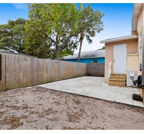 b-534 21st Street, WEST PALM BEACH, FL, 33407 | Card Image