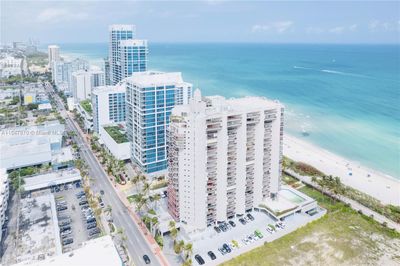 1402 - 6767 Collins Ave, Condo with 3 bedrooms, 3 bathrooms and null parking in Miami Beach FL | Image 1