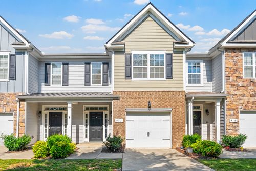 422 Manor Row, Pleasant View, TN, 37146-2904 | Card Image