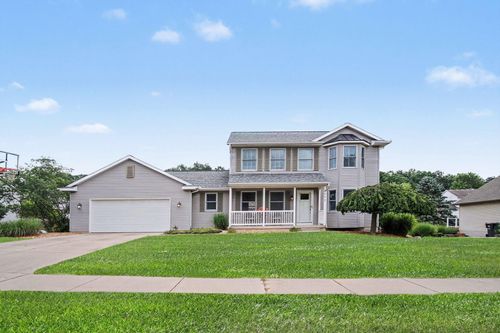 6892 Petersen Valley Dr, Rockford, MI, 49341-9389 | Card Image