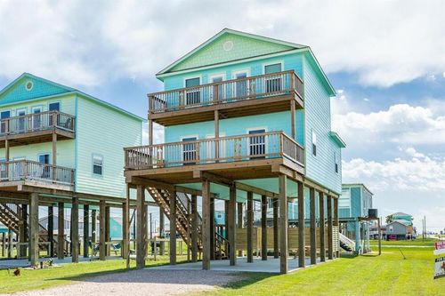 331 Caisson St, Surfside Beach, TX, 77541-9262 | Card Image