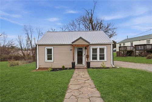 515 Cunningham St, Richmond, MO, 64085-2109 | Card Image