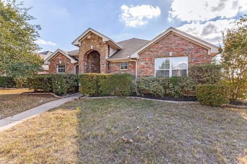 300 Lottie Ln, Saginaw, TX, 76179-1860 | Card Image