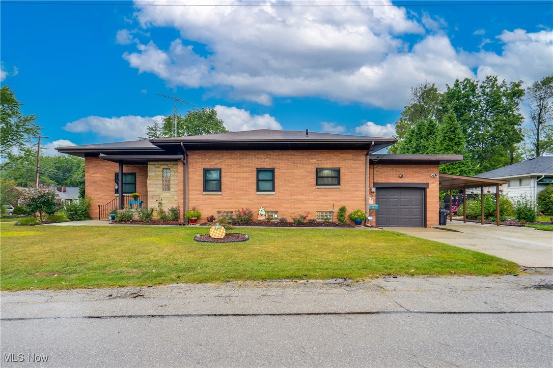 37th St, Canton, OH 44709