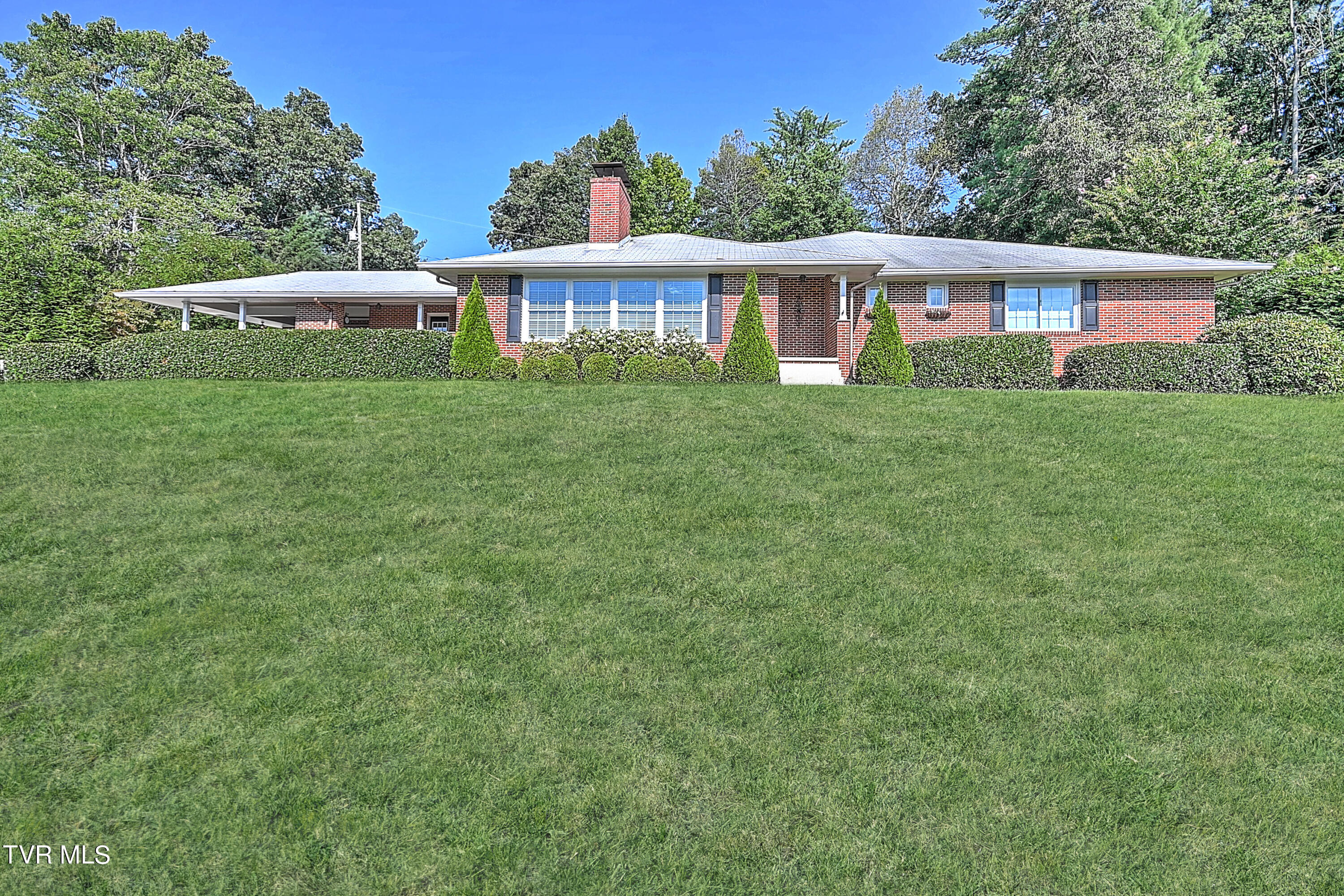 Valley Dr, Bristol, VA 24201