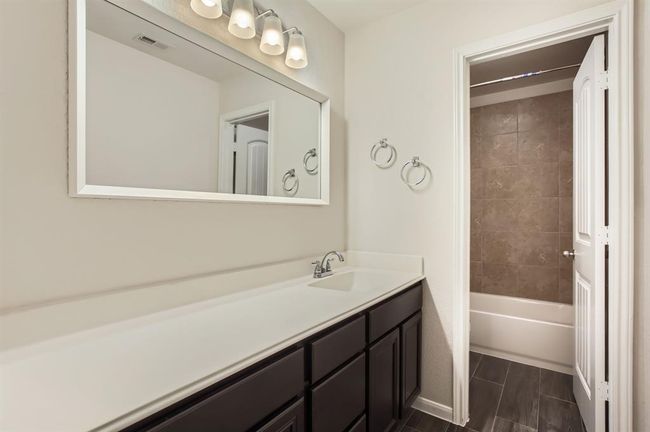 Full Bathroom 1 | Image 28