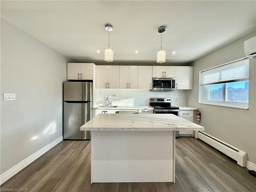 303-413 Hazel St, Waterloo, ON, N2L3P7 | Card Image