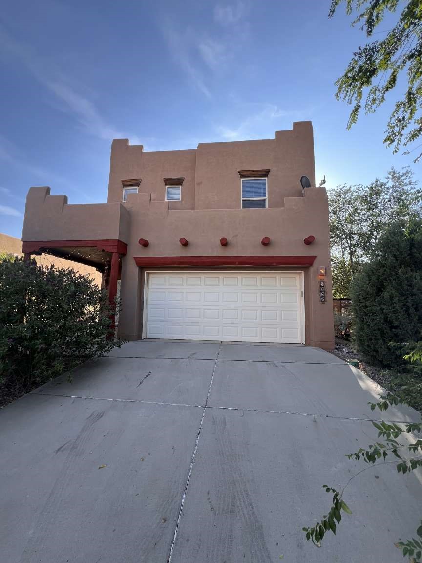 Floras Del Sol St, Santa Fe, NM 87507