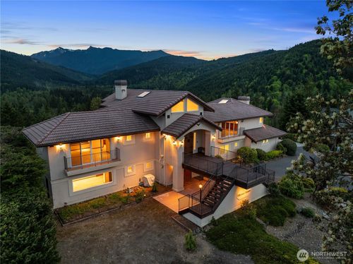 572 Sunset Heights Dr, Port Angeles, WA, 98363-8495 | Card Image