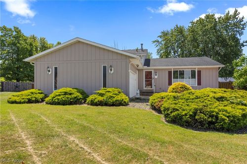 20563 Holly Cir, Strongsville, OH, 44149-5609 | Card Image