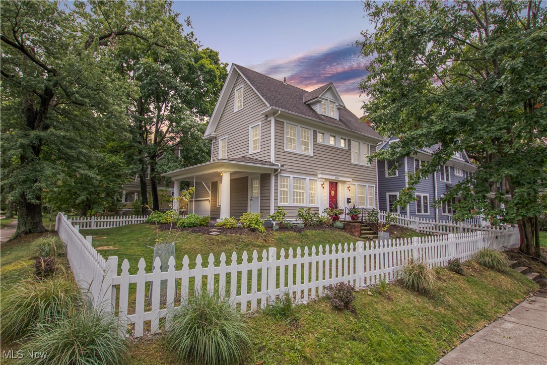 Hampshire Rd, Cleveland Heights, OH 44118