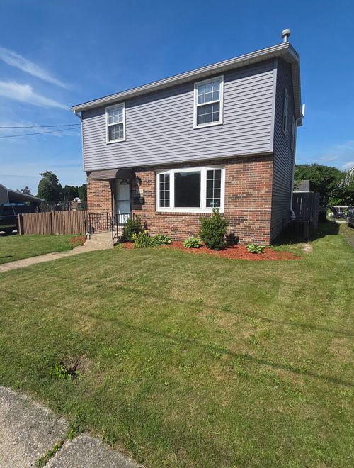 2703 Emerson Ave, Erie, PA, 16508-1323 | Card Image