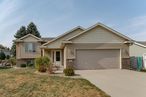 825 4th Avenue Ne, Byron, MN, 55920 | Card Image