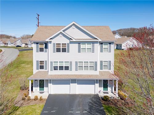 27 Stream View Dr, Cumberland, RI, 02864-5423 | Card Image
