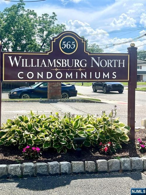 565 Grove St, Clifton, NJ, 07013-3142 | Card Image