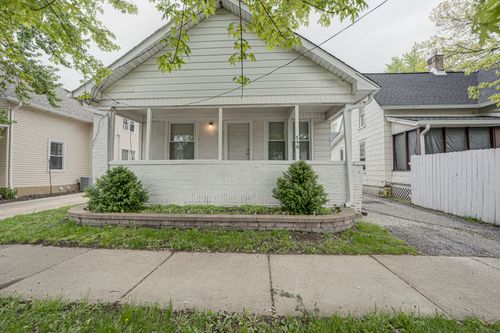 746 Jackson St, Aurora, IL, 60505-5211 | Card Image