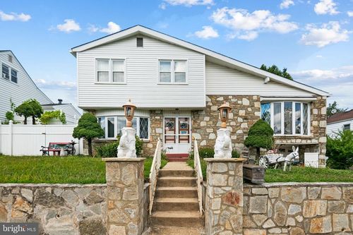 9812 Ferndale St, PHILADELPHIA, PA, 19115-1926 | Card Image