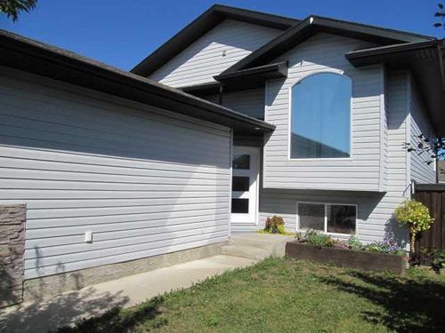 9204 102nd Avenue, Sexsmith, AB, T0H3C0 | Card Image